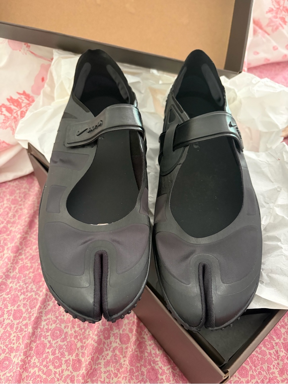 SKIMS x Nike rift satin flat
